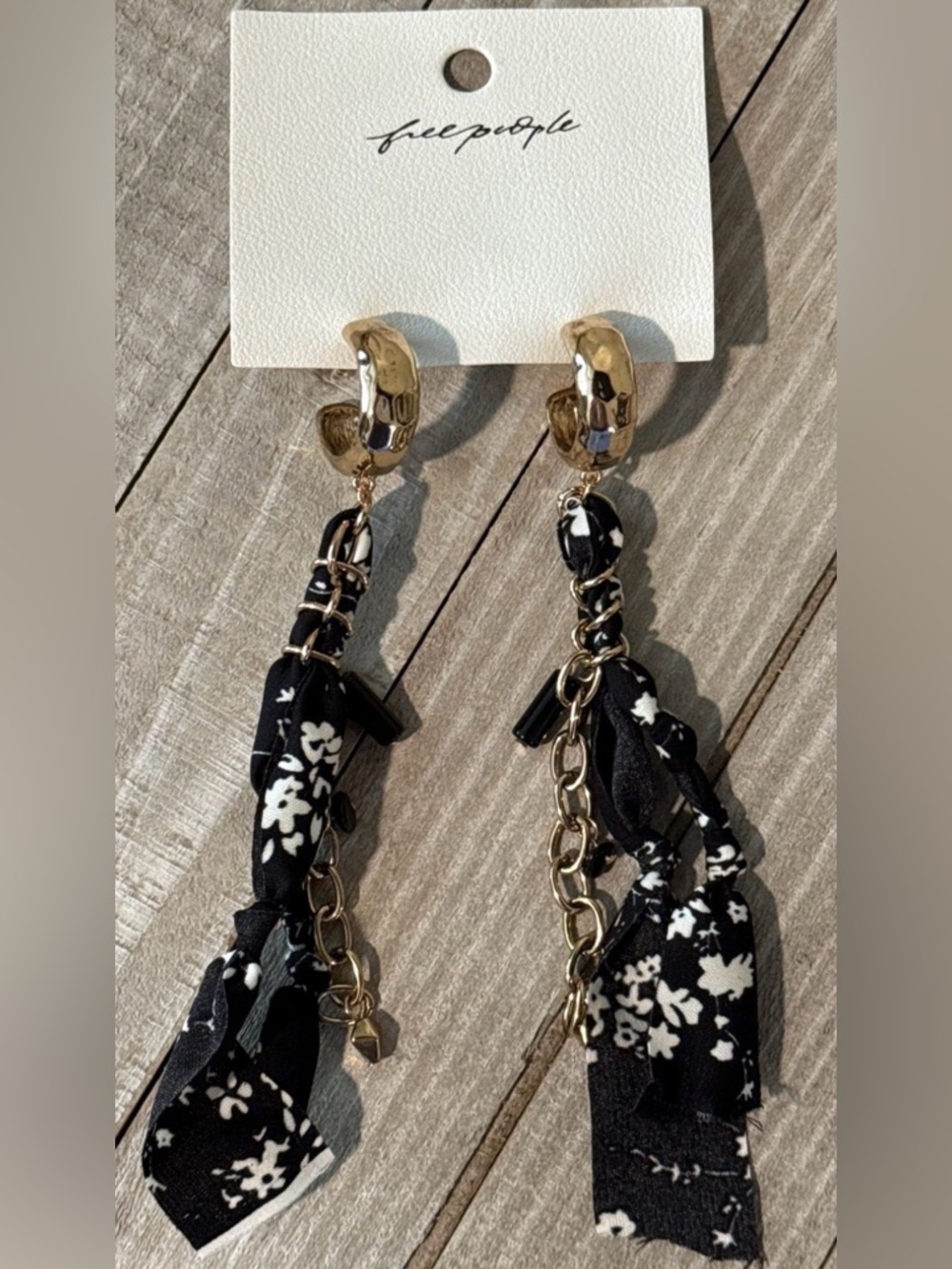 NWT Free People Gold Hoop Dangle Earrings New $38 - Picture 2 of 2